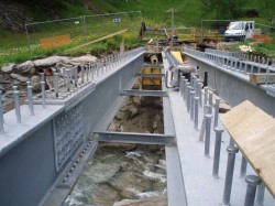 Stahlbau für Brücke...